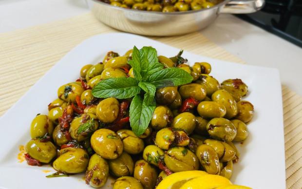 yesil-zeytin-kavurmasi-yemeklik
