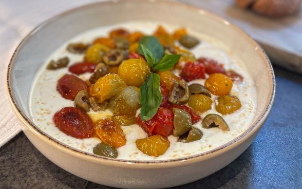 yogurtlu-zeytinli-meze-sade