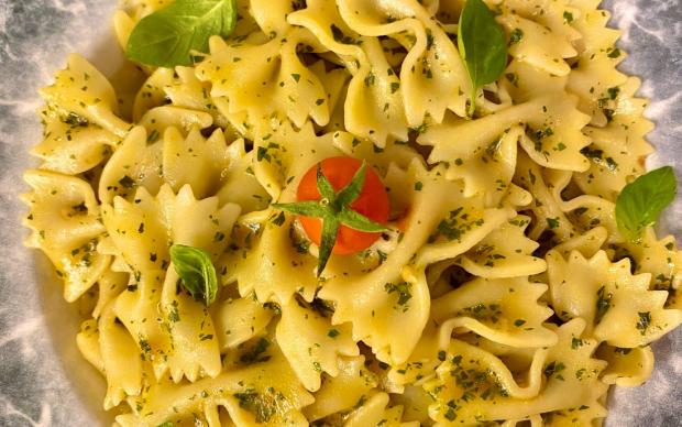 feslegenli-makarna-pesto