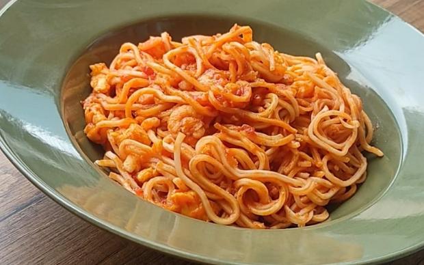 yumurtali-domatesli-noodle