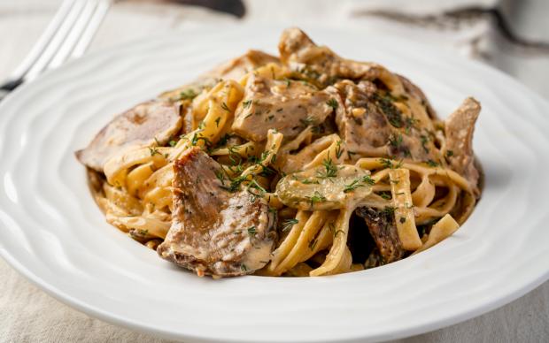 Kanlıca Mantarlı Stroganoff Tarifi