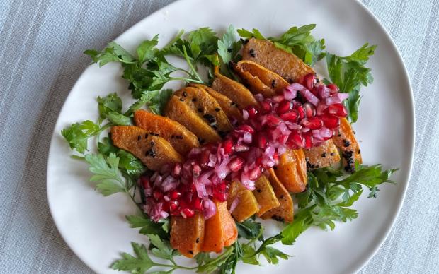 Fırınlanmış Bal Kabağı Salatası Tarifi