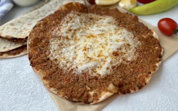 Kaşarlı lahmacun tarifi
