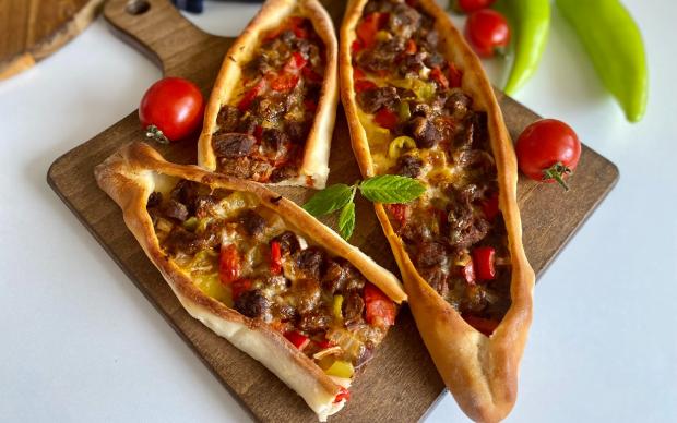 Kuşbaşılı Pide Tarifi