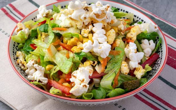 Patlamış Mısır Salatası Tarifi