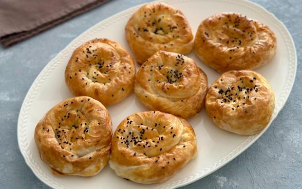 Peynirli Gül Böreği Tarifi