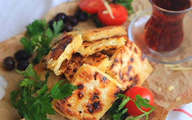 Yumurtalı Kaşarlı Börek Tarifi