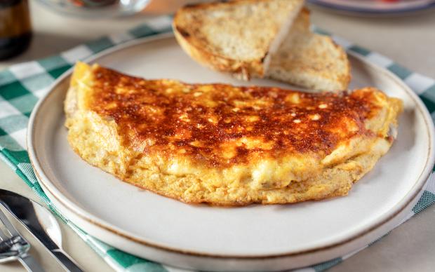 Dışı Kaşarlı Omlet Tarifi