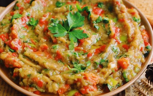 Közlenmiş Patlıcanlı Meze Aşama 1