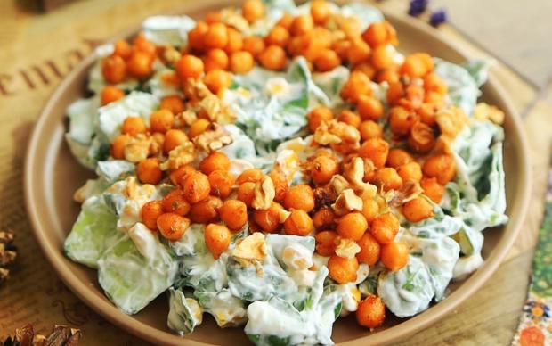 Yoğurtlu Nohutlu Semizotu Salatası Aşama 1