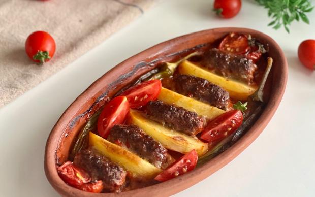 Güveçte Köfte Patates Tarifi