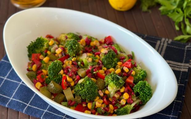 Narlı Brokoli Salatası Tarifi