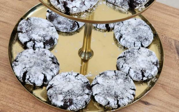 Brownie Tadında Kakaolu Çatlak Kurabiye Tarifi