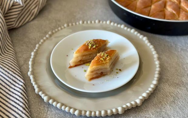 Cevizli Pratik Ev Baklavası Tarifi