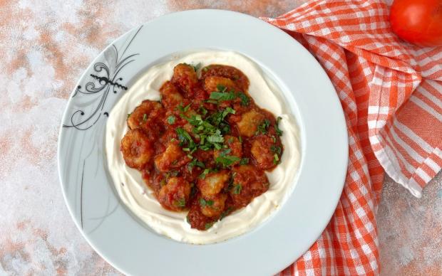 Sarımsaklı Yoğurtlu Bulgur Köftesi Tarifi