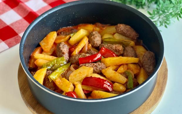 Tencerede Köfte Patates Tarifi