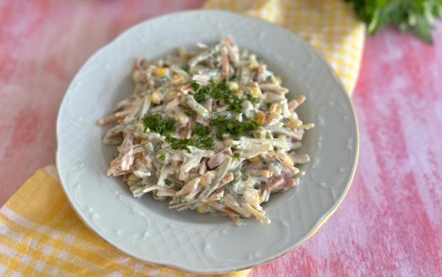 Garnitürlü Erişte Salatası Tarifi