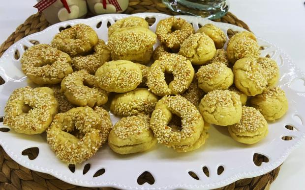 Kolay Tuzlu Susamlı Kurabiye Tarifi