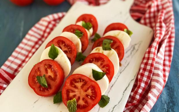 Caprese Salatası Tarifi