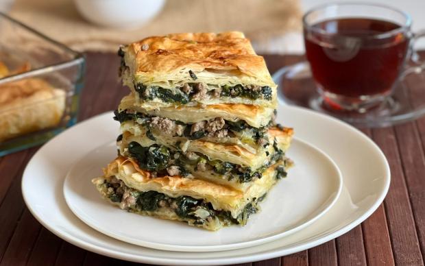 Ispanaklı Kıymalı Börek Tarifi