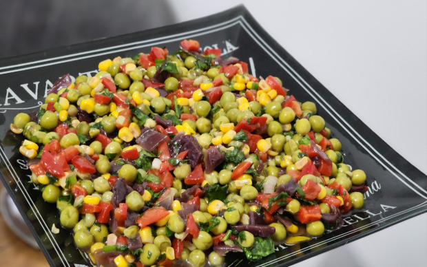 Mısırlı Bezelye Salatası Tarifi