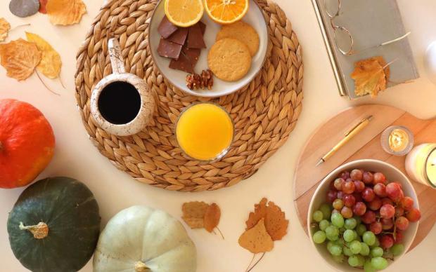 Hygge sofralarında hangi renkler ve objeler kullanılmalı?