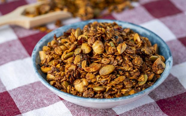 Ev Yapımı Tuzlu Granola Tarifi