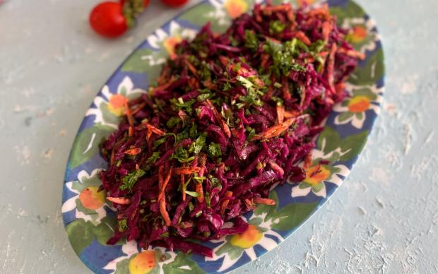 Havuçlu Mor Lahana Salatası Tarifi