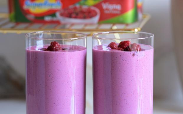 Kırmızı Meyveli Smoothie Tarifi