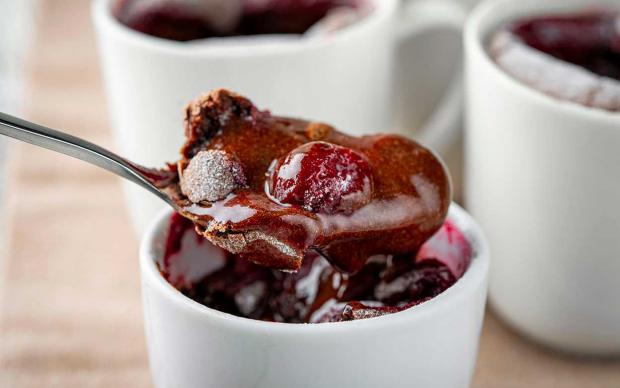 Vişneli Brownie Sufle Tarifi