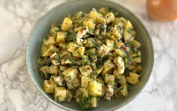 Yumurtalı Patates Salatası Tarifi