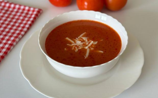 Sütsüz Domates Çorbası Tarifi