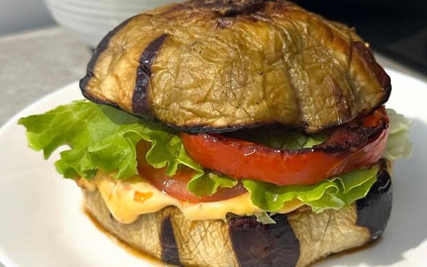 Ekmeksiz Patlıcan Burger Tarifi