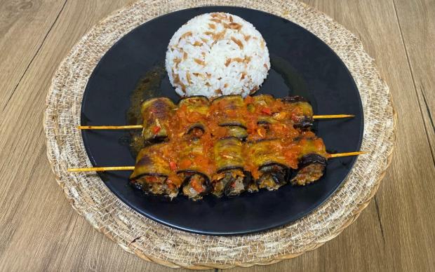 Fırında Patlıcan Sarma Tarifi
