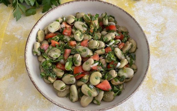 İç Bakla Salatası Tarifi