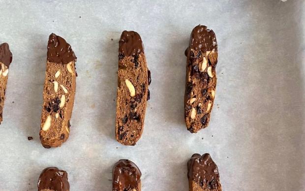 Keçiboynuzu Unlu Biscotti Tarifi