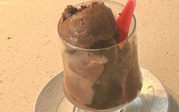Ev Yapımı Çikolatalı Dondurma Tarifi