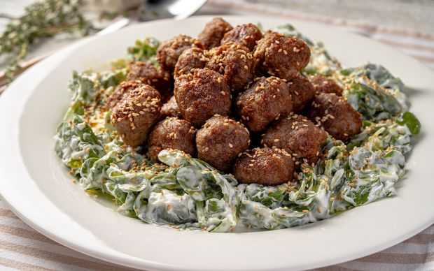 Köfteli Semizotu Salatası Tarifi