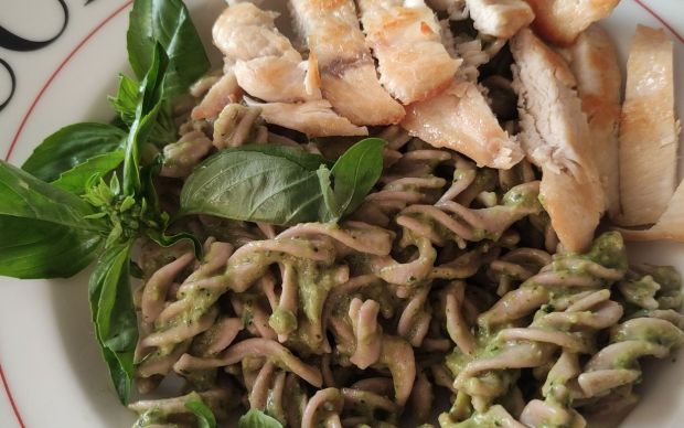 Avokadolu Pesto Soslu Makarna Tarifi