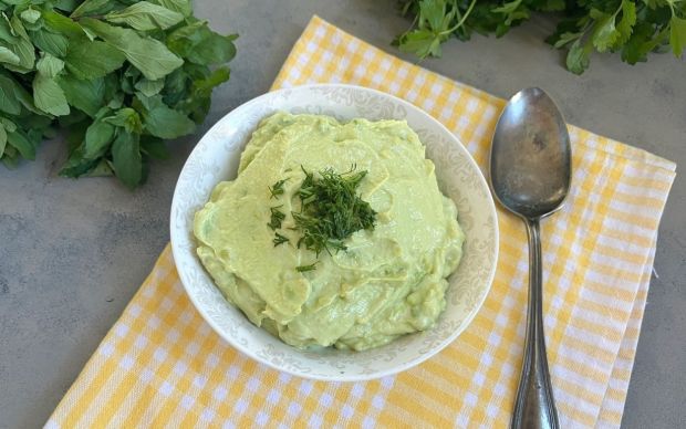 Yoğurtlu Avokado Salatası Tarifi