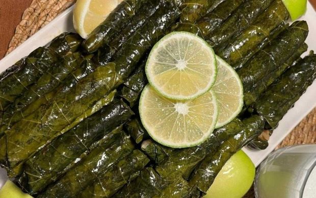 Acılı Ekşili Yaprak Sarma Tarifi