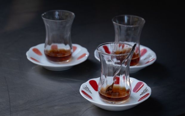 Çay Bardağı Nasıl Temizlenir?