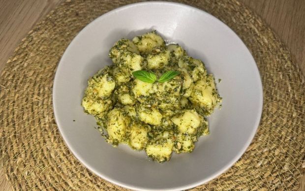 Pesto Soslu Yeşillikli Gnocchi Tarifi