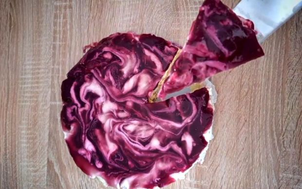 Siyah Üzümlü Cheesecake Tarifi