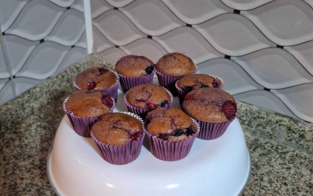 Karadut Özlü Orman Meyveli Kek