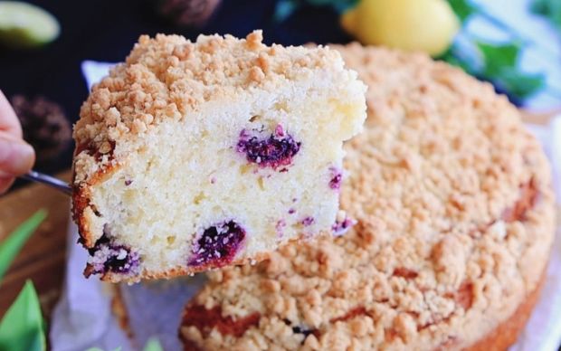 Kıtır Hamurlu Yaban Mersinli Kek Tarifi