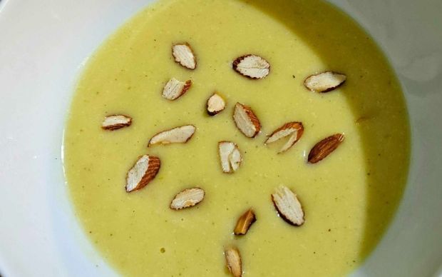 Köri Baharatlı Karnabahar Çorbası Tarifi