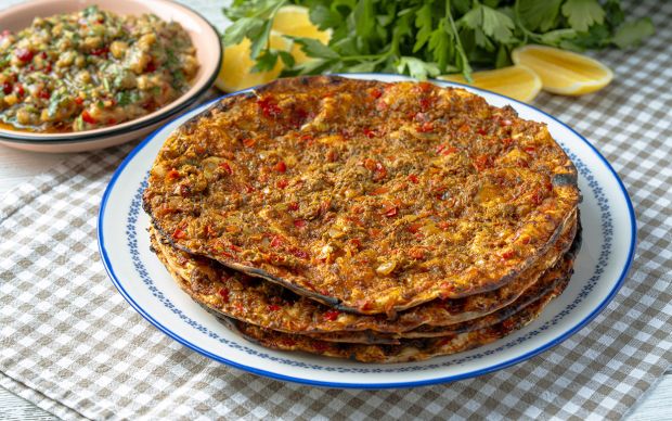 Sarımsaklı Köz Patlıcan Salatası Tarifi
