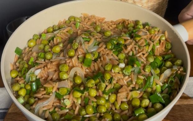 Taze Bezelyeli Akdeniz Pilavı Tarifi