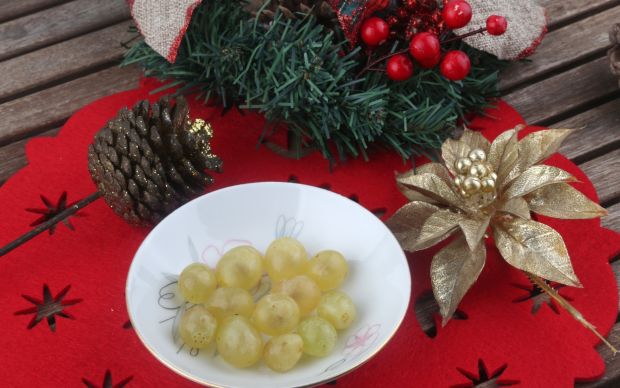 Yılbaşı 12 Üzüm Ritüeli Nedir, Nasıl Yapılır?